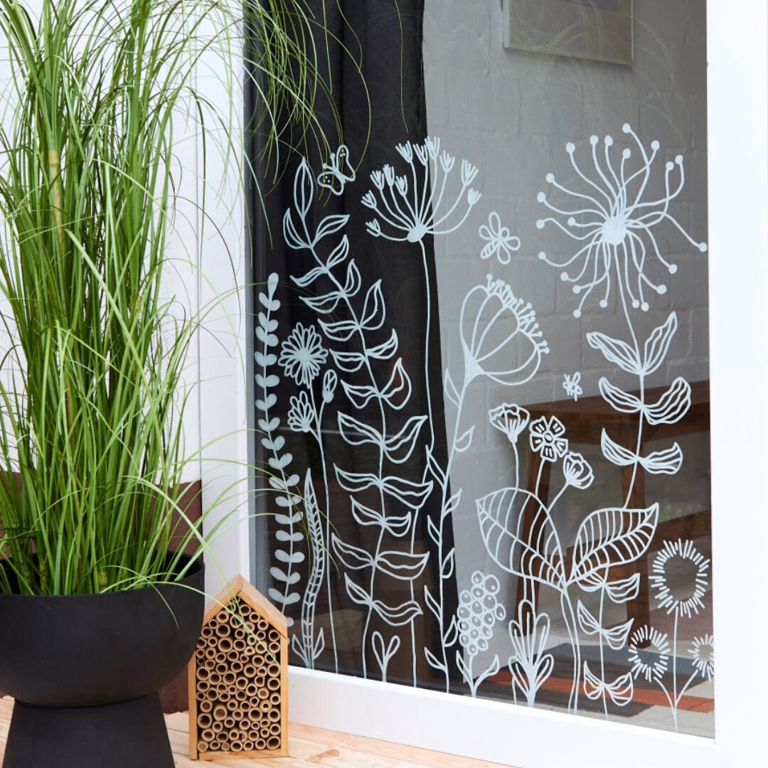 Kun je acrylverf op een raam gebruiken?