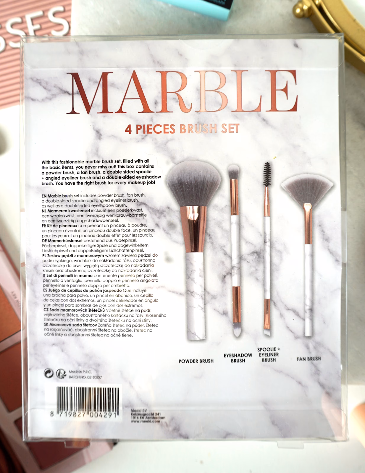 Hoe lang blijft Action wenkbrauw verf zitten?