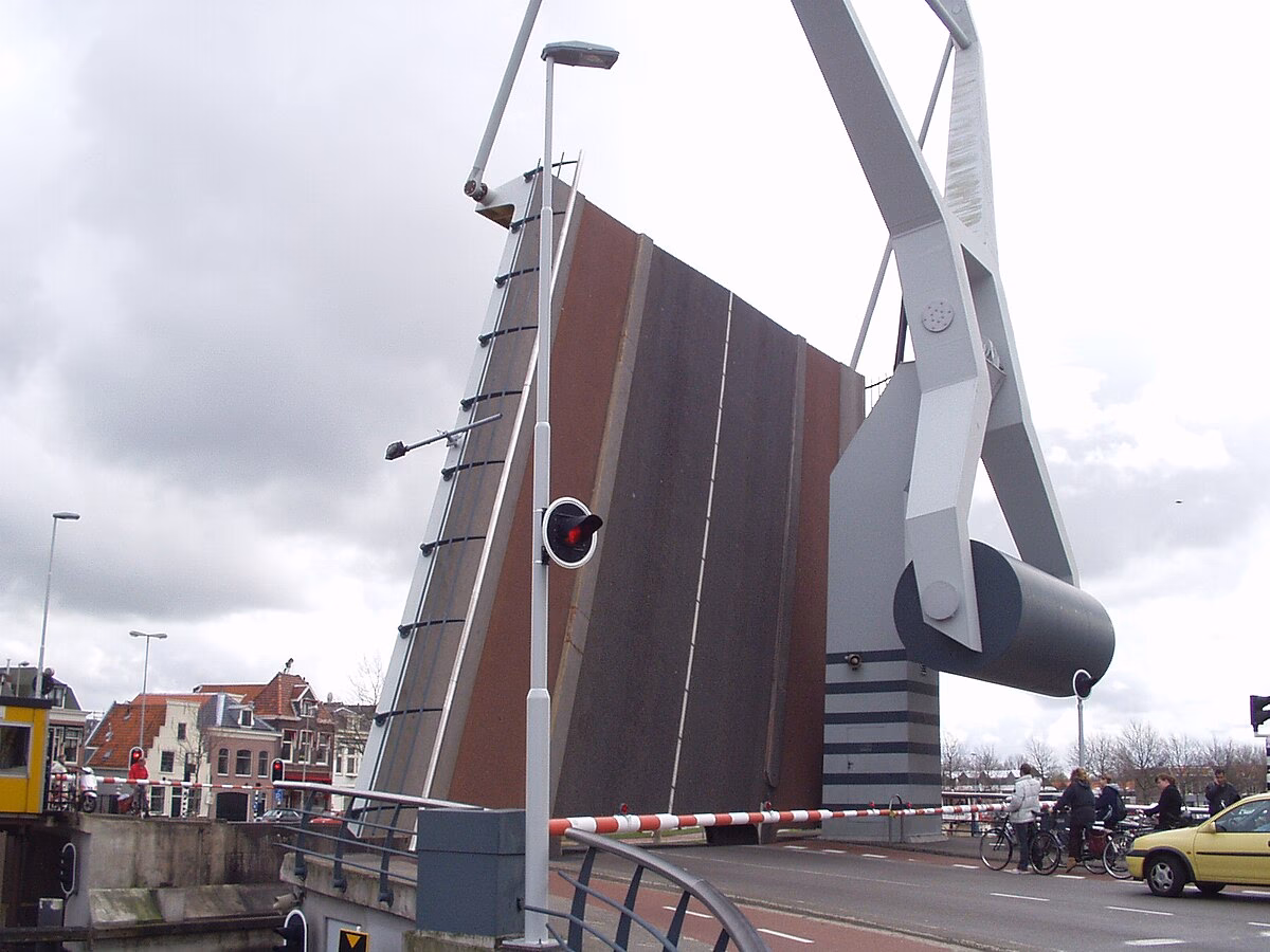 Wat is de Langebrug in Haarlem?