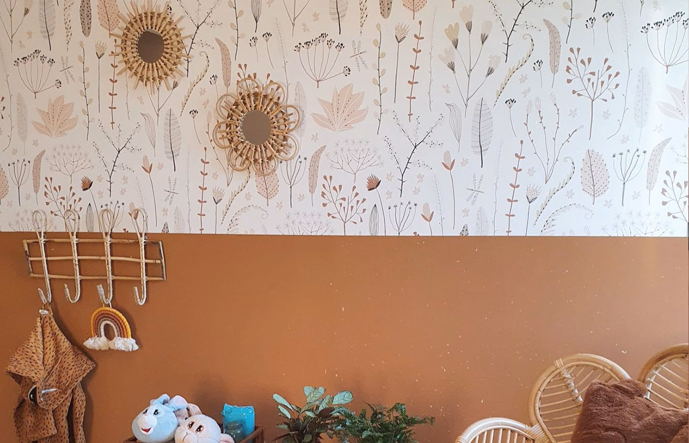 Wat doe je eerst, verven of behangen?