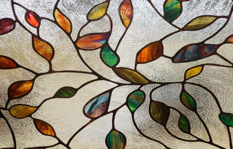 Kun je muurverf over glas schilderen?