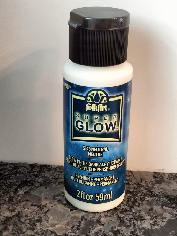 Kun je glow-in-the-dark-verf op stenen gebruiken?