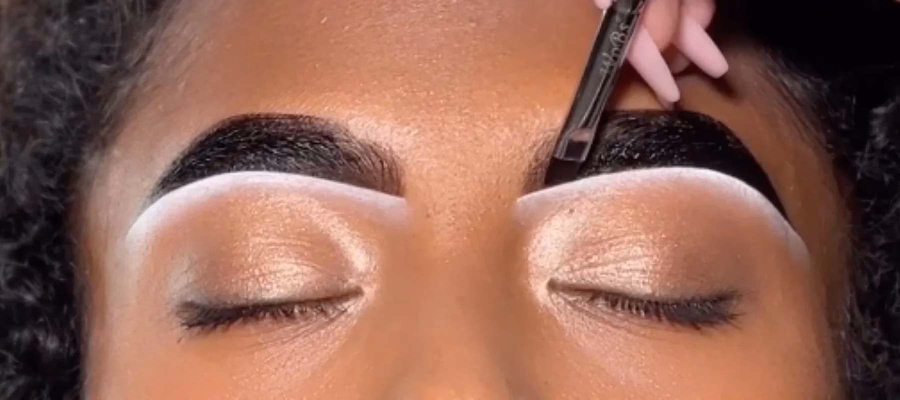 Wat is de beste wenkbrauwverf om GRIJZE haartjes te bedekken?