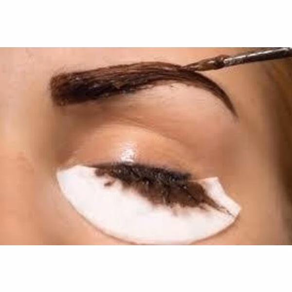 Hoe verf je grijze wenkbrauwen?