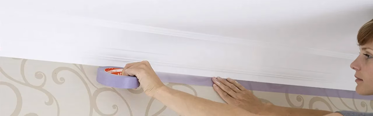 Hoe lang moet ik wachten voordat ik spuitverf kan afplakken?