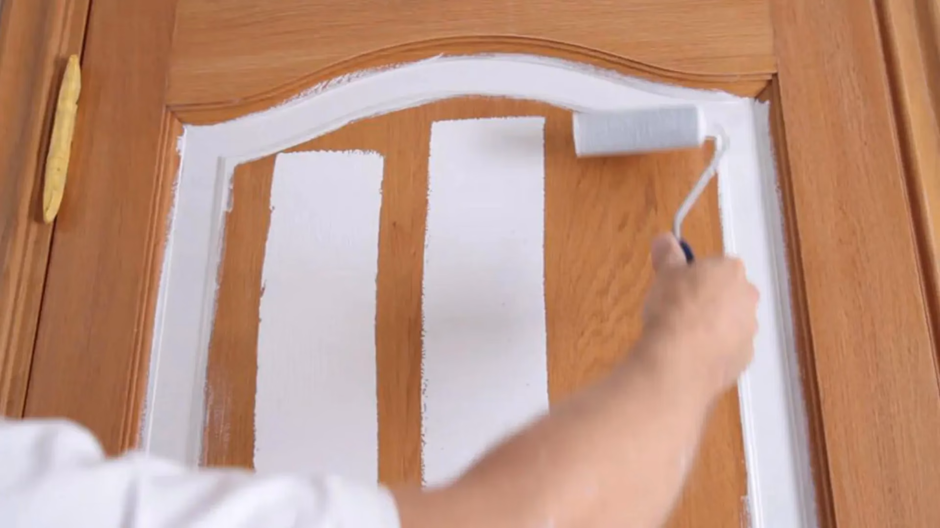 Hoe verven je een houten deur?