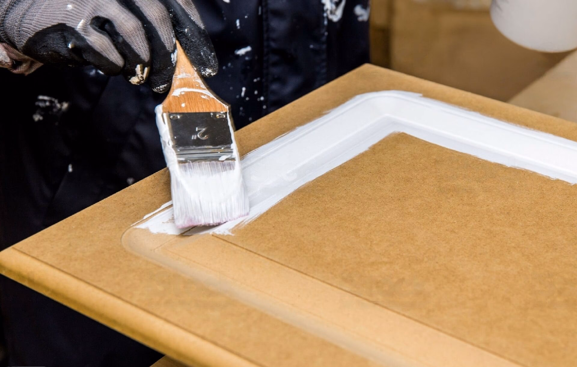 Hoeveel lagen verf heeft MDF nodig?