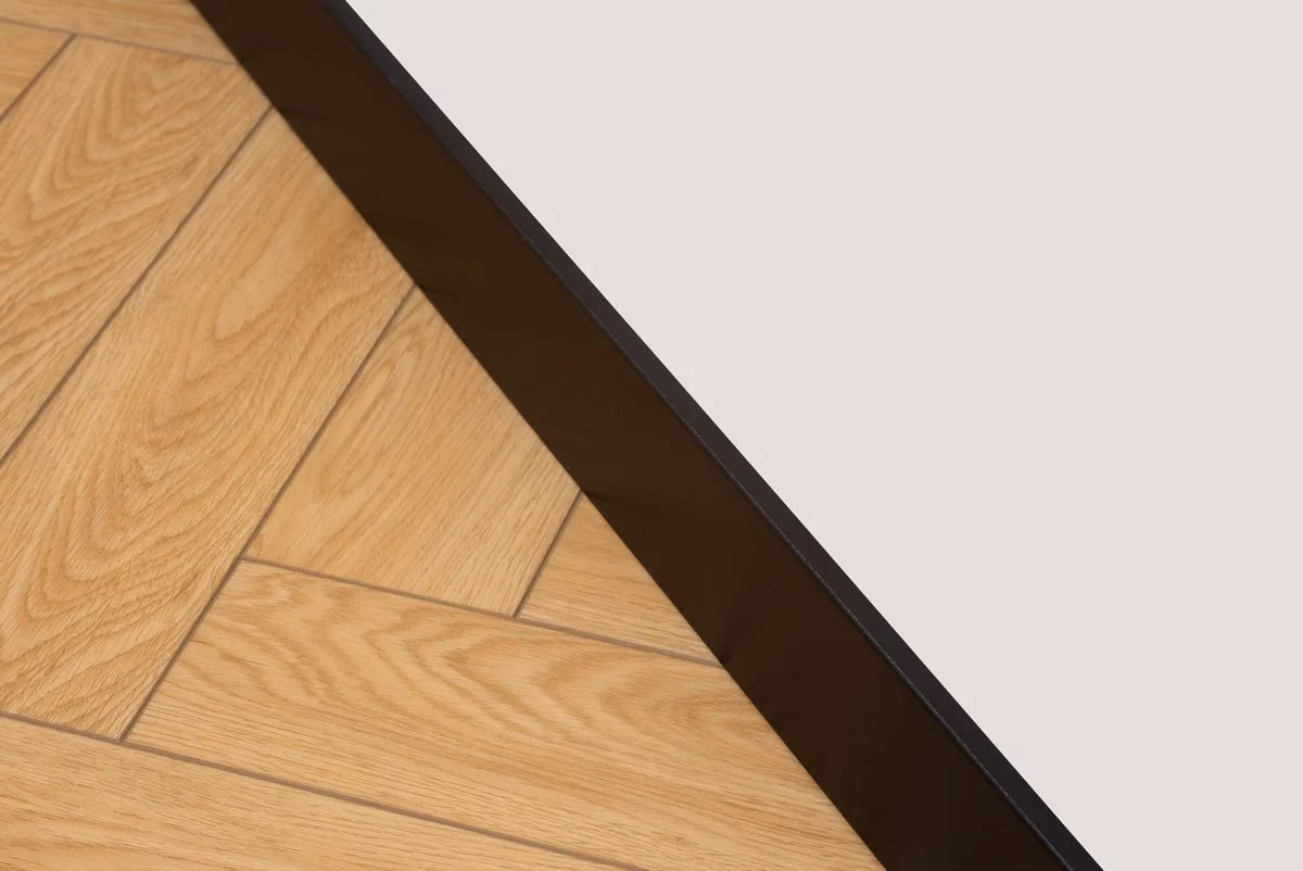 Kun je dezelfde verf gebruiken op muren en plinten?