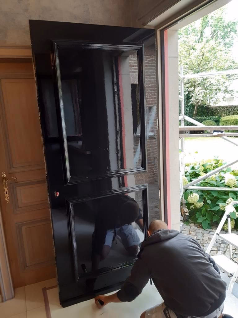 Moet ik hoogglansverf op mijn voordeur gebruiken?