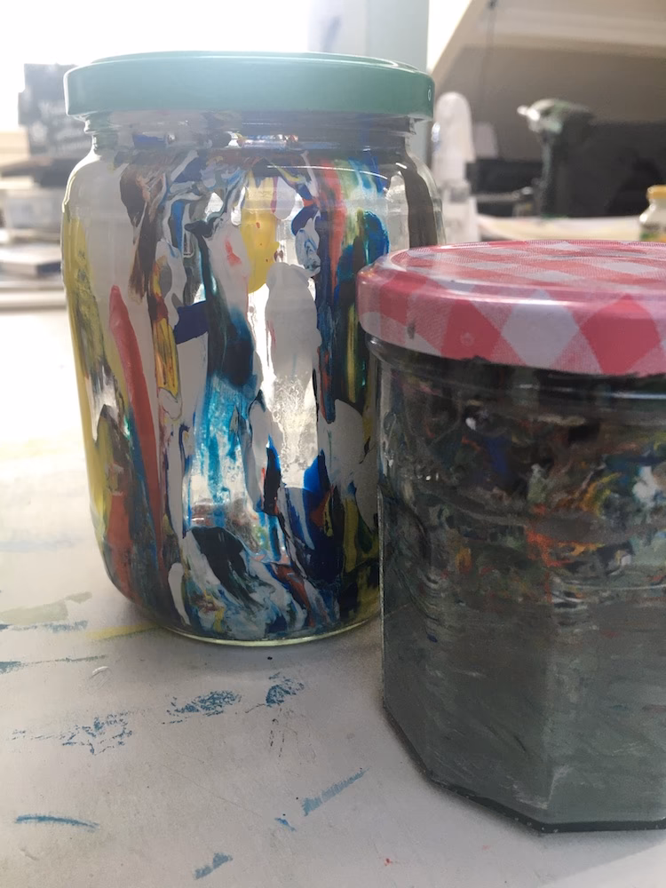 Hoe lang gaat acrylverf mee?