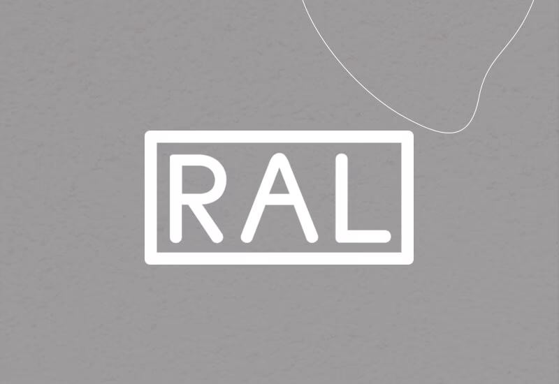 Kan ik RAL 9016 combineren met grijs?