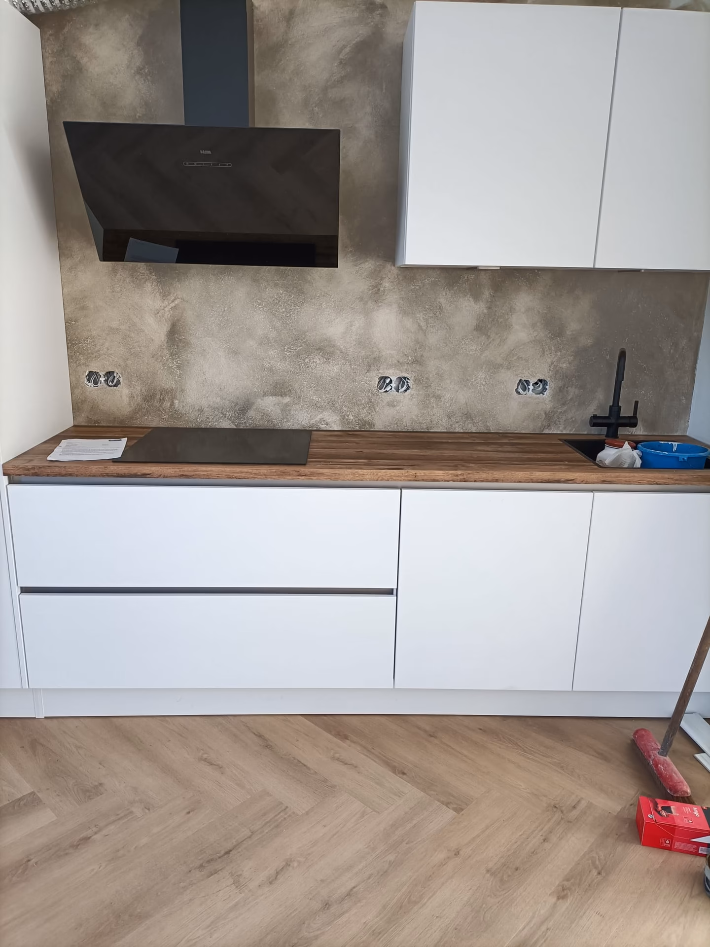 Is Beton Ciré goedkoper dan tegels?