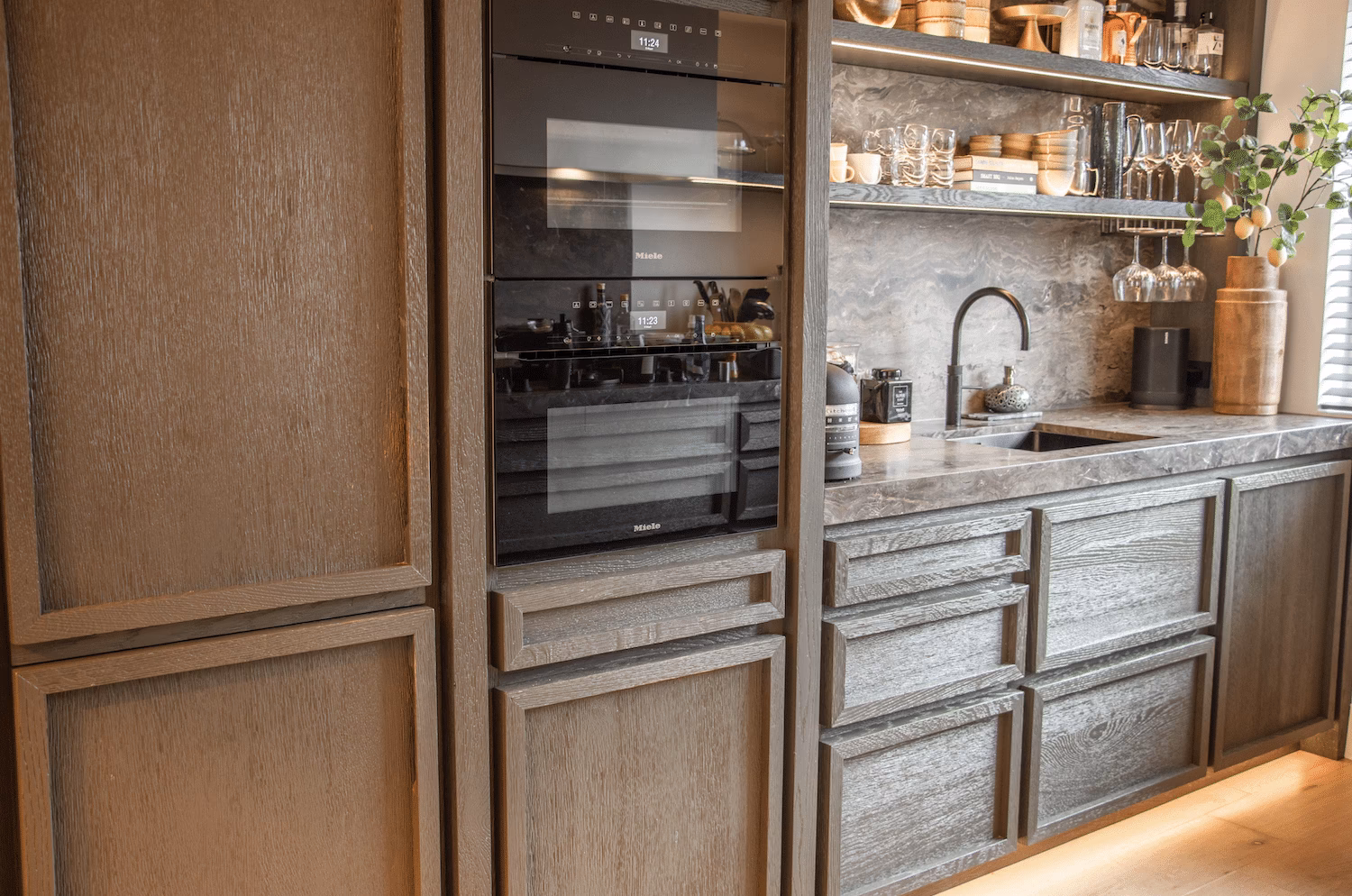 Hoe kan ik gelamineerde keukenkastjes opknappen?