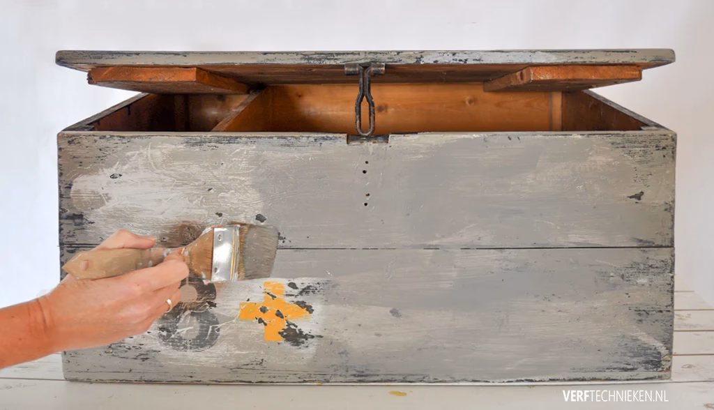 Is krijtverf dikker dan gewone verf?