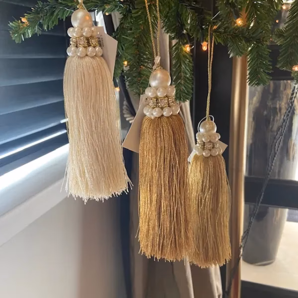 Waarmee versier je een kerstboom?