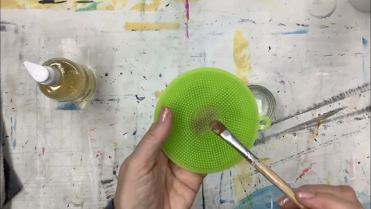 Hoe haal je olieverf van je kwast af?