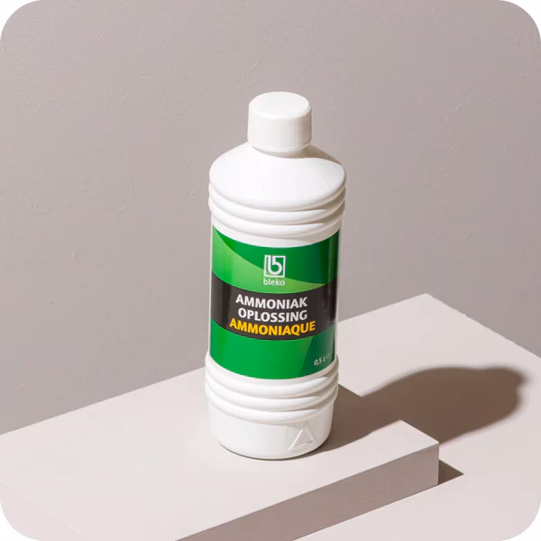 Wat lost ammoniak op?