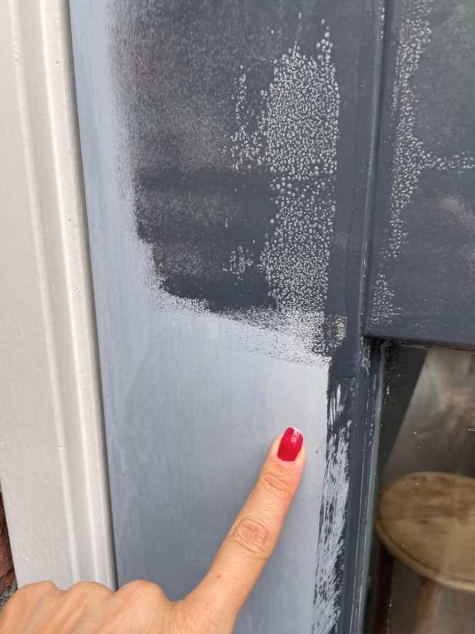 Hoe maak ik kozijnen schoon na het schilderen?