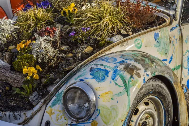 Is het de moeite waard om een oude auto te verven?