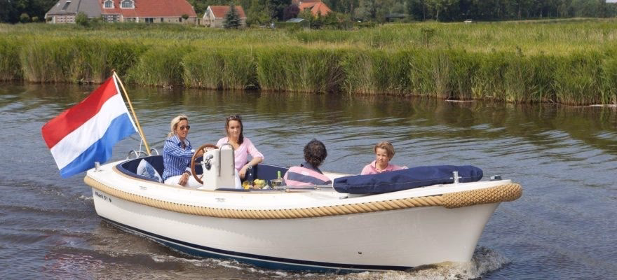 Welke verf op een polyester boot?