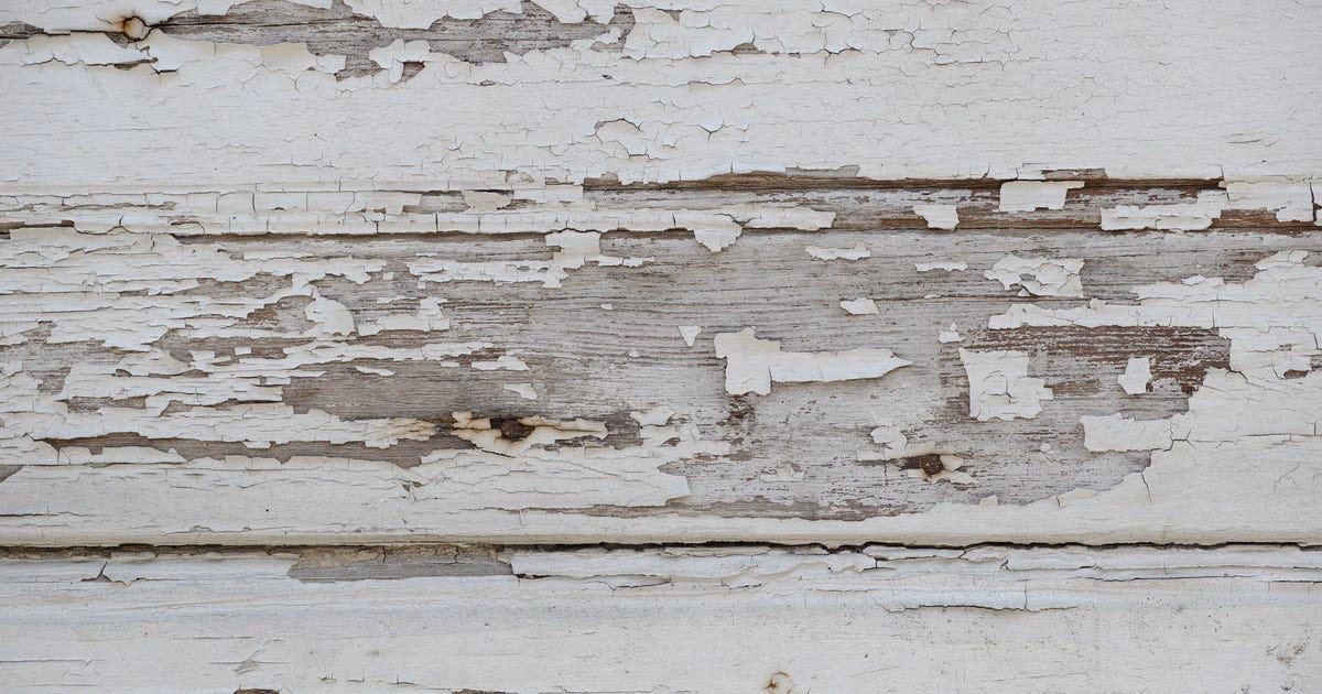 Hoe kan ik zelf scheuren in mijn buitenmuur repareren?