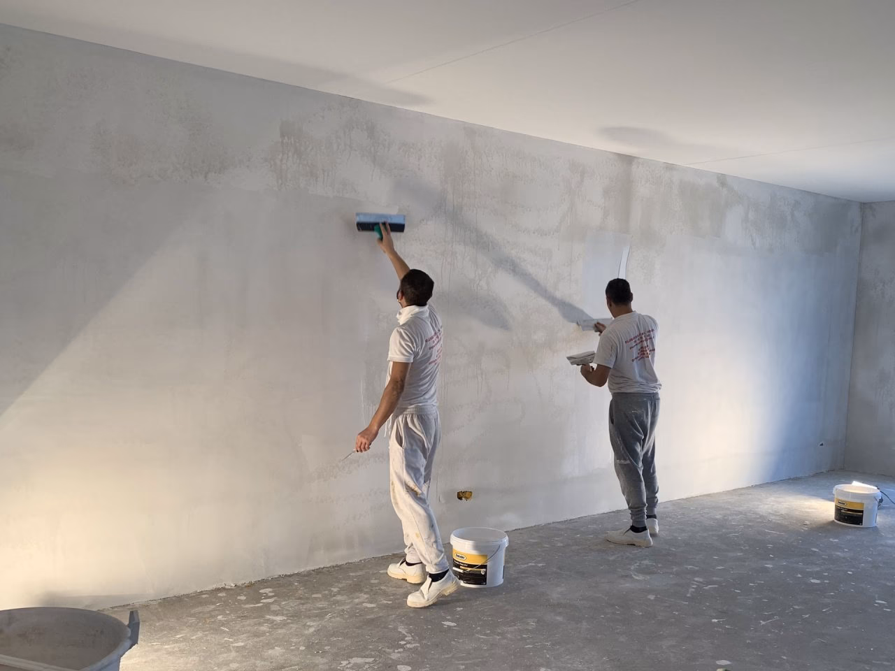 Is het verplicht om een gestucte muur te verven?