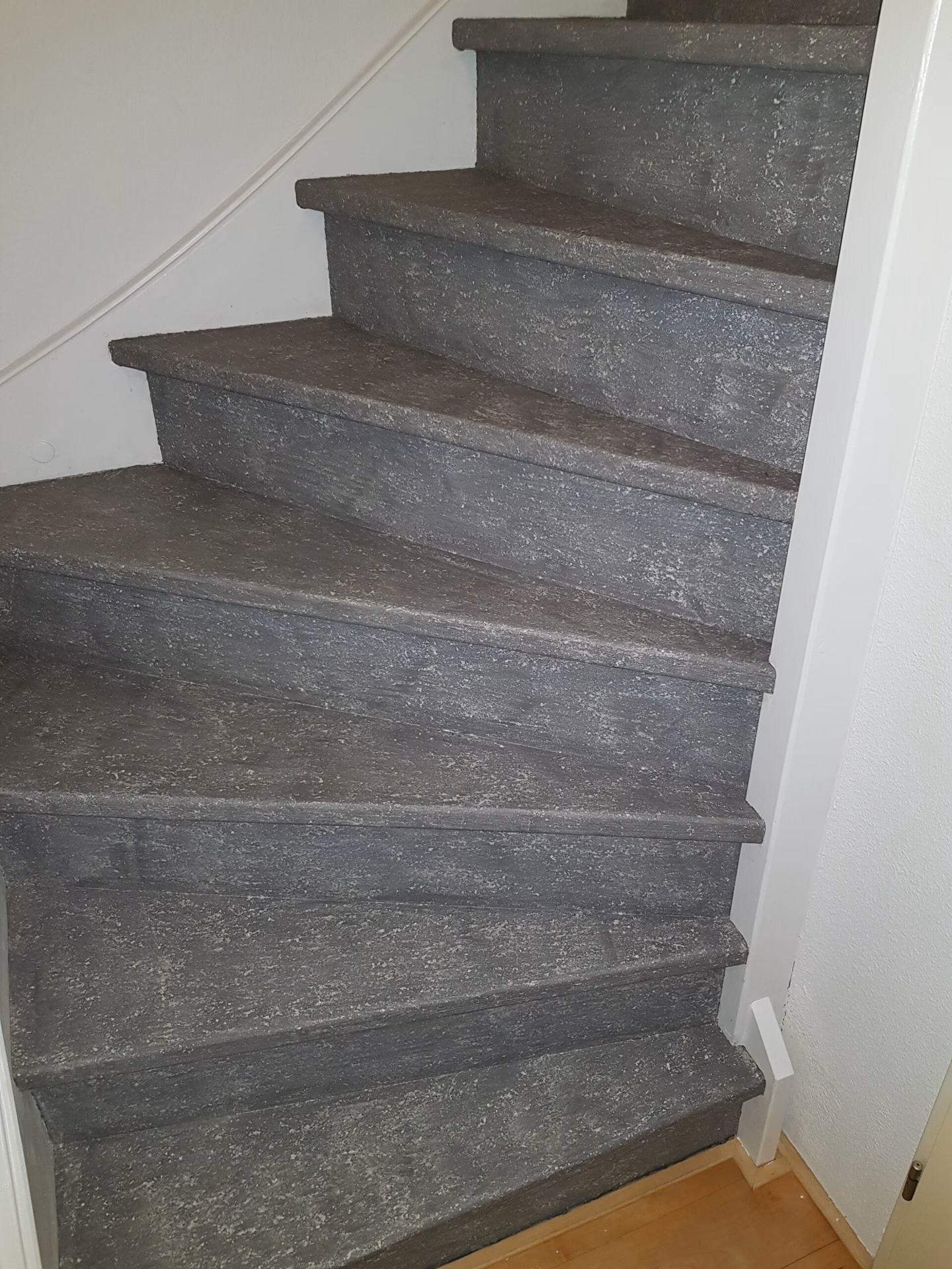 Welk soort verf gebruik je voor betonnen trappen?