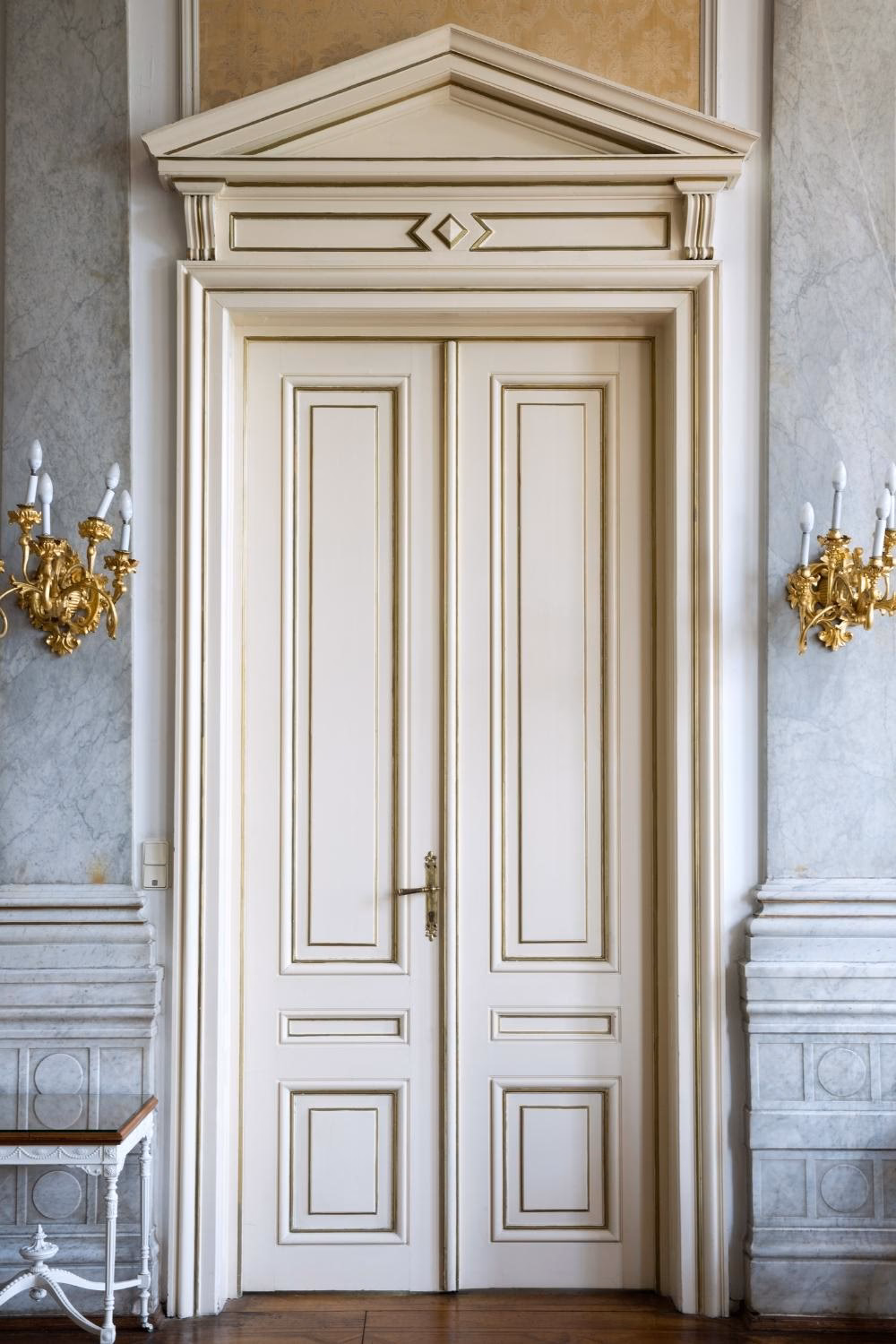 Welke verf is geschikt voor het schilderen van mergelsteen?