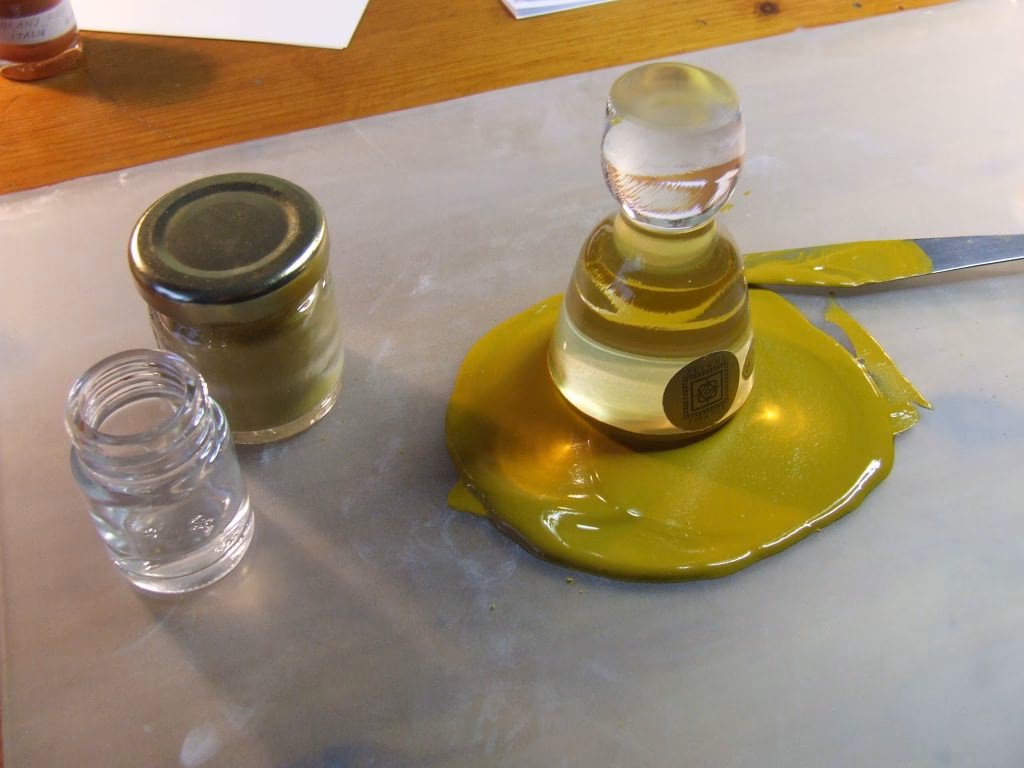 Is eigeel een bindmiddel?