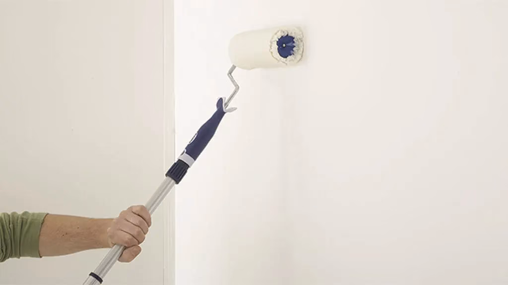 Kun je stucwerk muren schilderen?