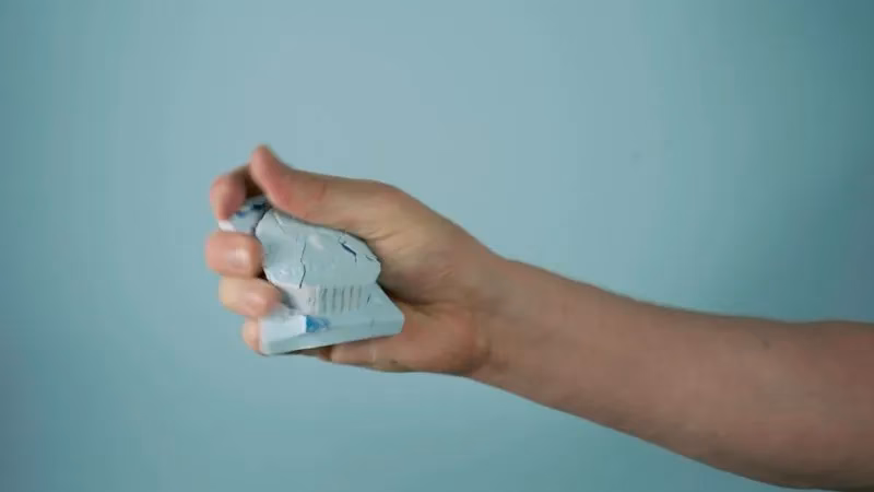 Hoe verwijder je oude verf van stopcontacten?