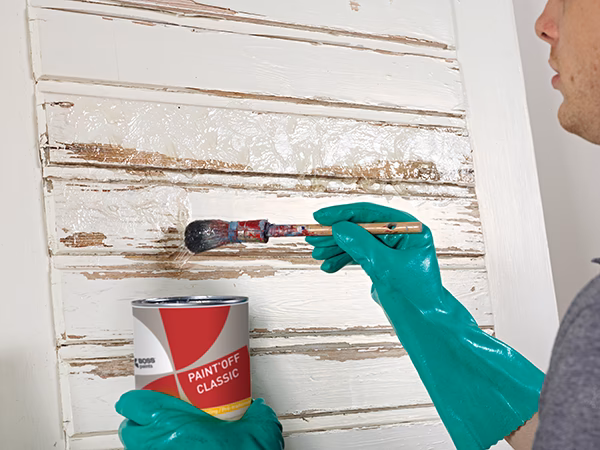 Kun je opgedroogde verf van hout verwijderen?