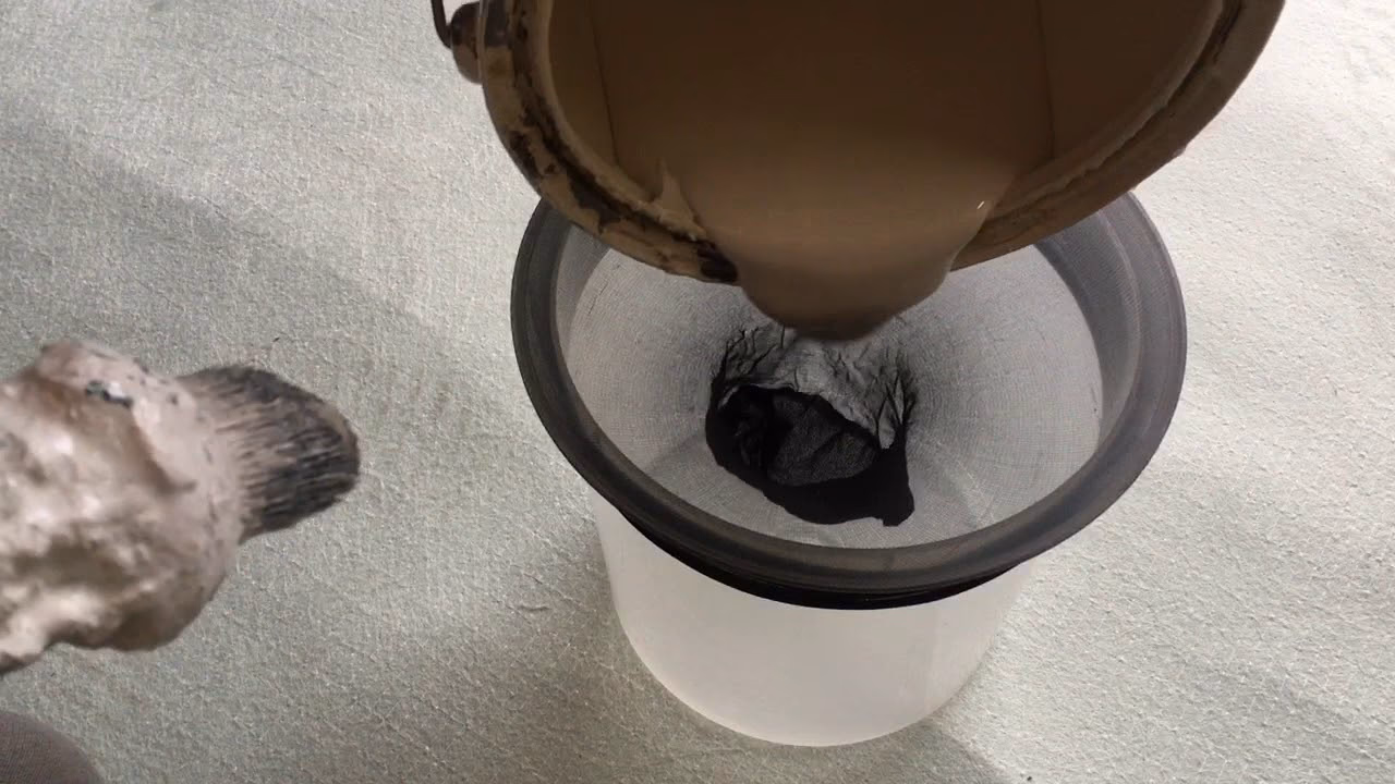 Wat betekent het als er een vel op de verf zit?