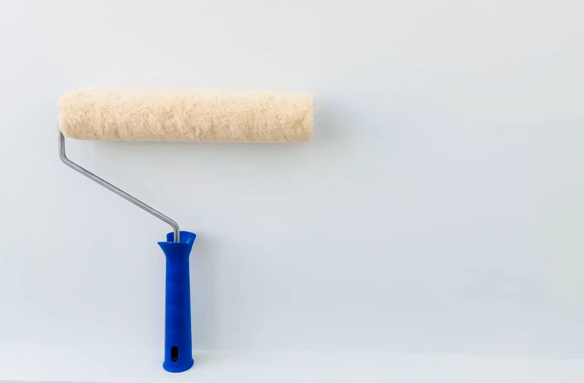 Hoe maak je een harde verfroller weer zacht?