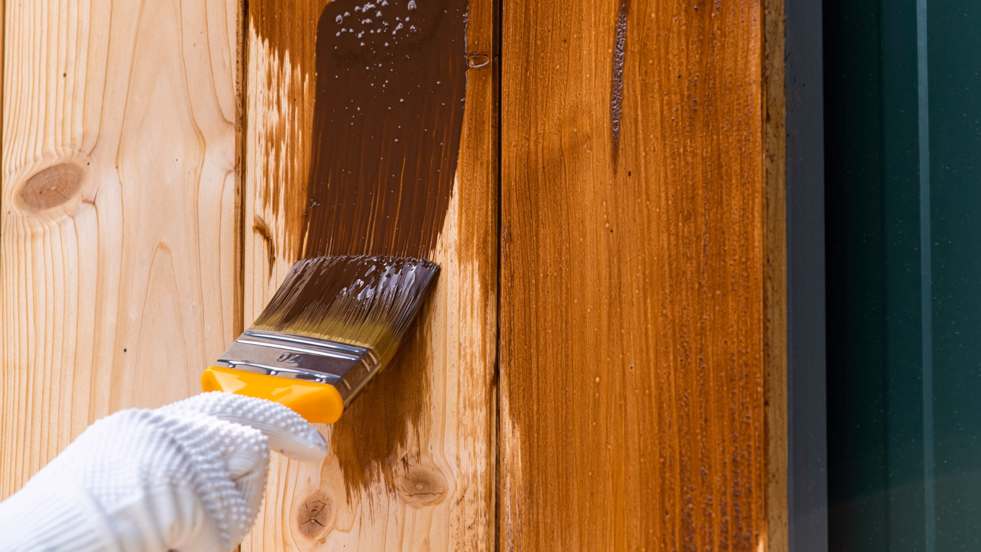 Wat is een dekkende beits?