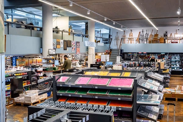 Wat zijn de openingstijden van Pipoos in Den Haag?