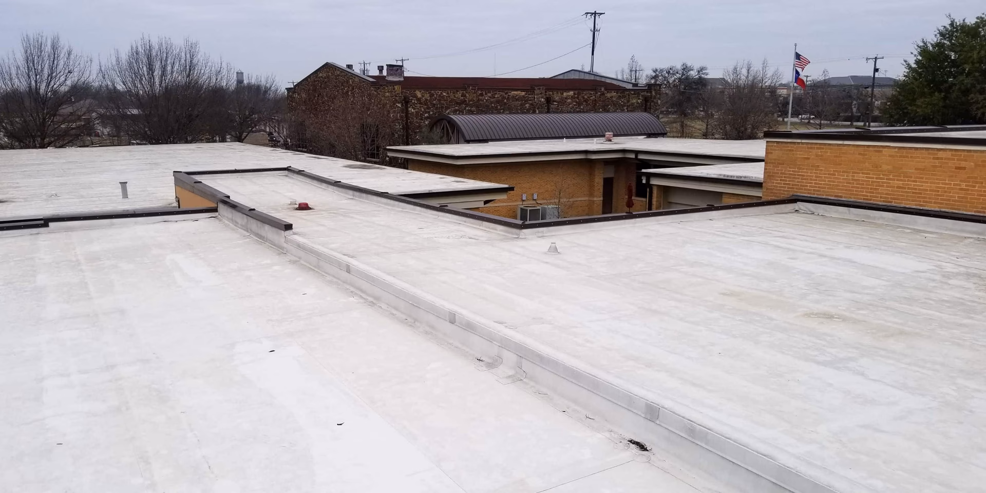 Is wit bitumen duurder?