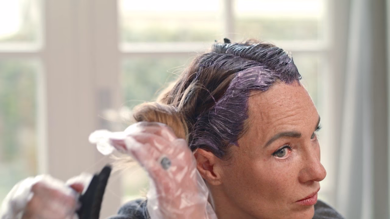 Hoe breng je thuis haarverf aan met een kwast?